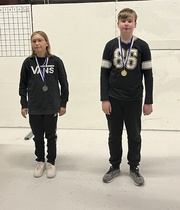 Santeri Erkkilä YK ja Niklas Hankilanoja YK oik. 12HT sarjan parhaat